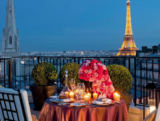 Four Seasons Hotel George V Paris02.jpg